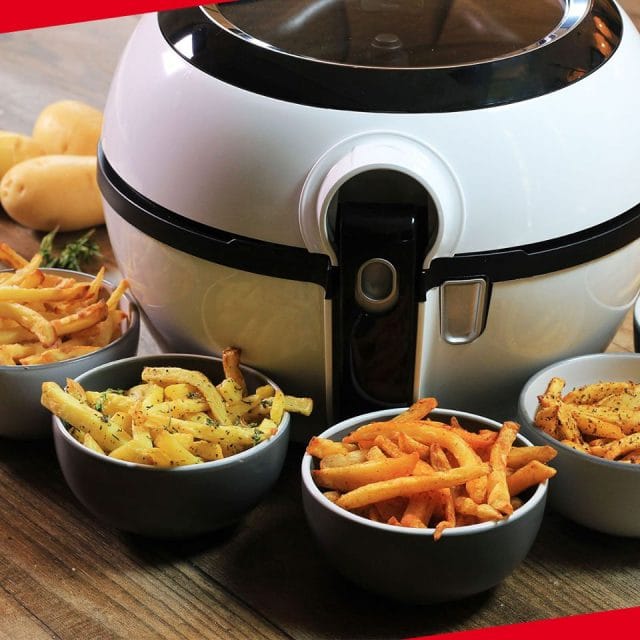 La friteuse Actifry qui n'a besoin que d'une seule cuillère d'huile. La friteuse Actifry qui n'a besoin que d'une seule cuillère d'huile.
