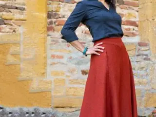 Jupe Vintage Turquoise Taille 38 - En Satin Doublé - Brodée Et évasée - Occasion Très Bon état