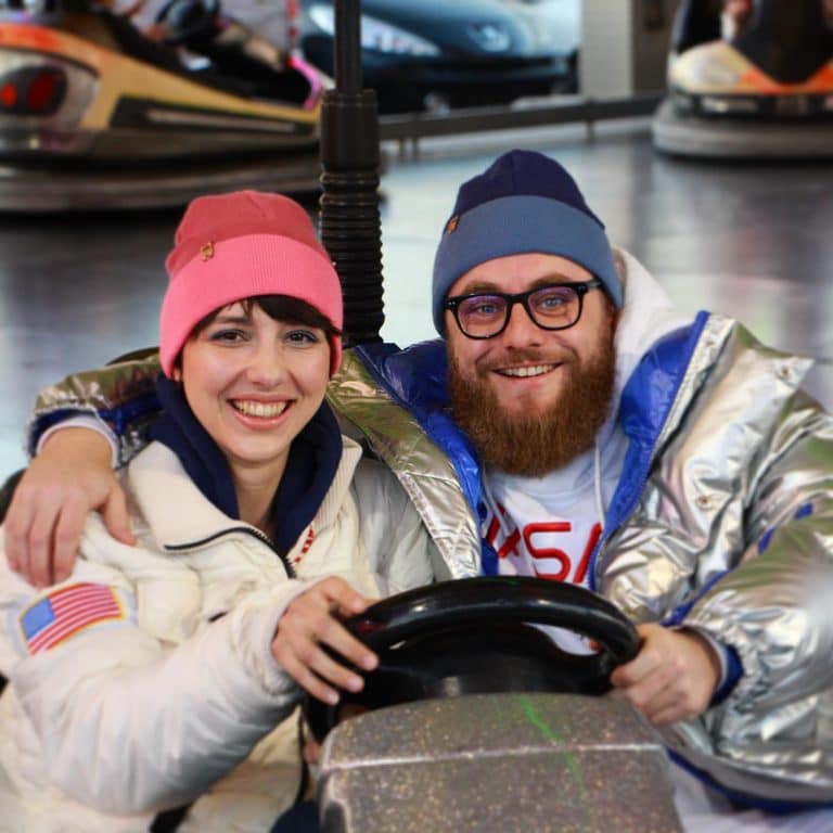 Le-bonnet-francais-couples-fete-foraine