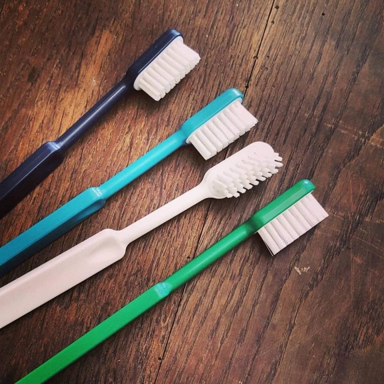 Caliquo brosses à dents en bioplastique quatre couleurs