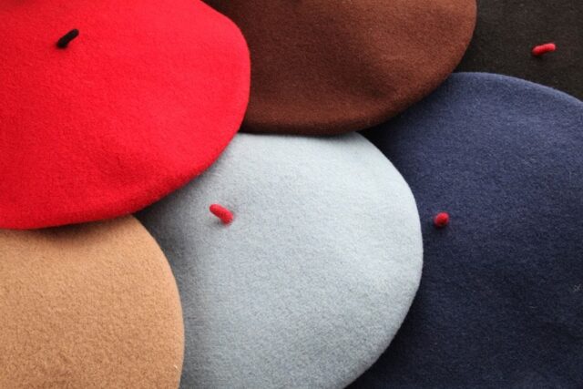 Lot De 2 Bérets Français En Laine - Style Vintage, Unisexe, Taille Unique (Noir Et Rouge) - 9
