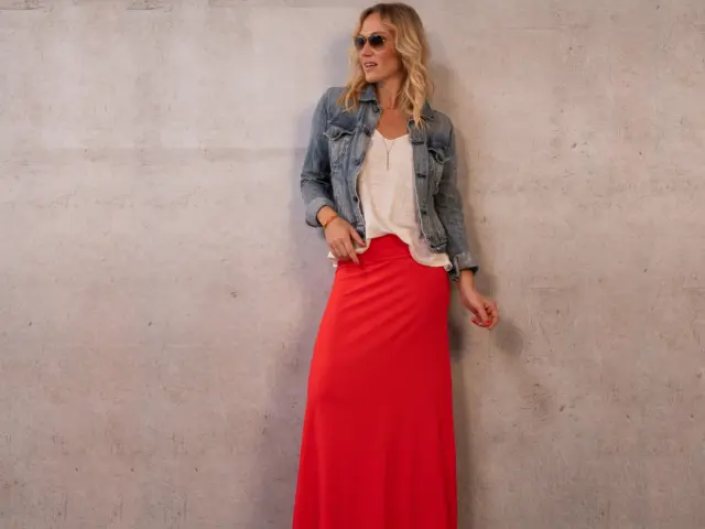 Thelma et Rose jupe longue rouge redim