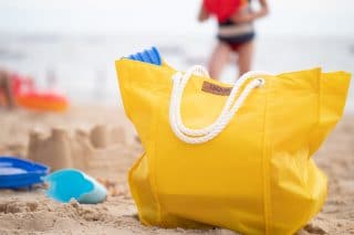 Le sac de voyage / de plage à partir de matériaux upcyclés sourcés en France Le sac de voyage / de plage à partir de matériaux upcyclés sourcés en France