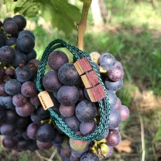 La bracelet avec des pièces de fût de chêne Jewoak