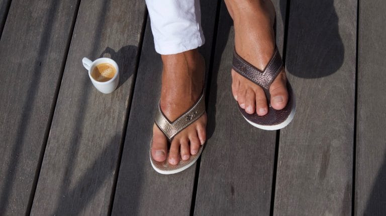 les tongs en cuir