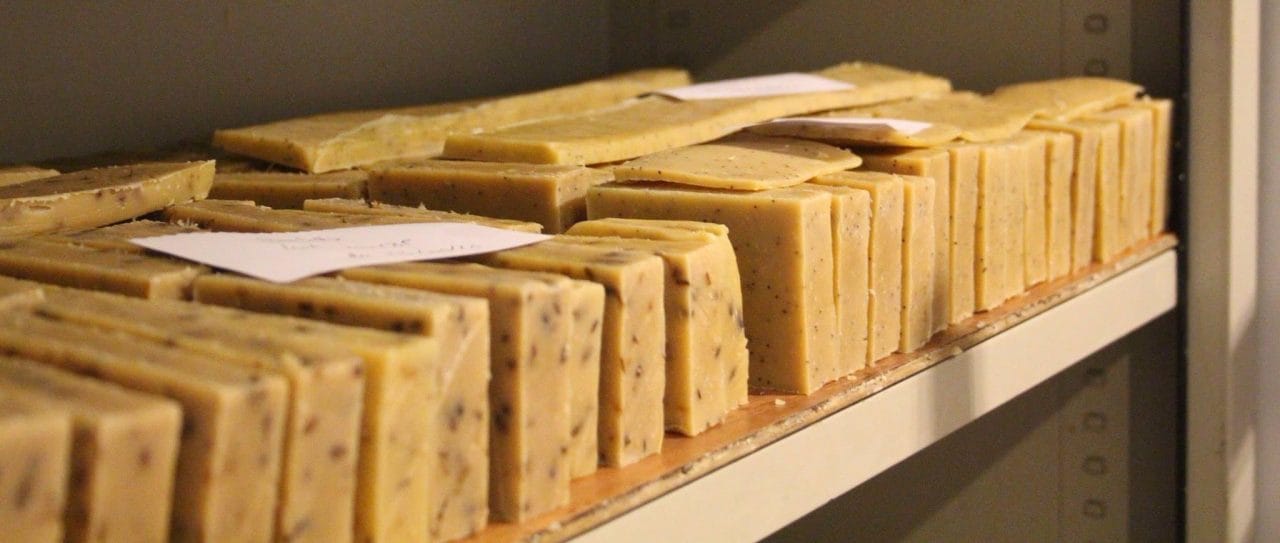 Daliane fabrication de savon