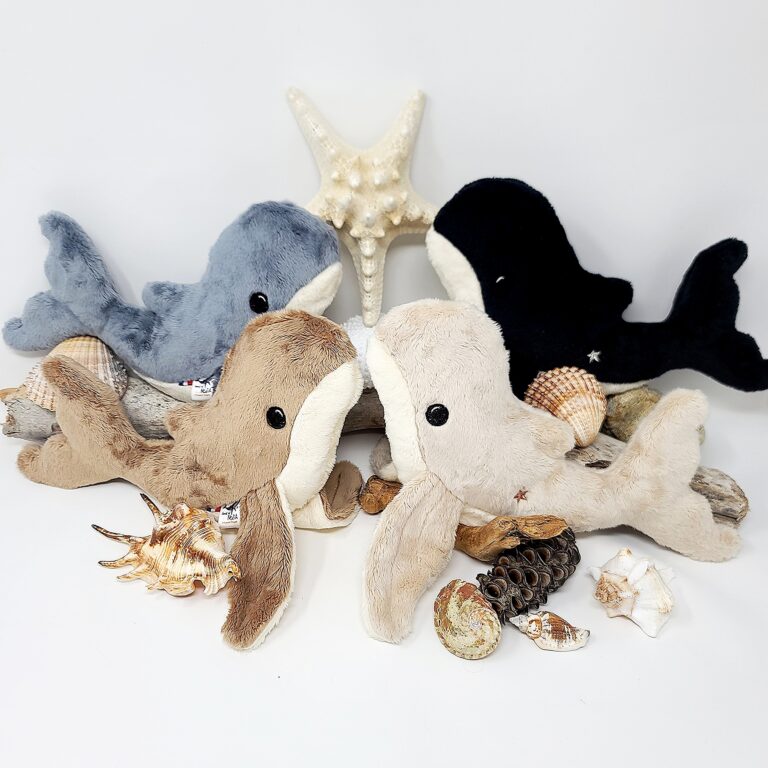 doudou plat Marceau le baleineau 4 couleurs