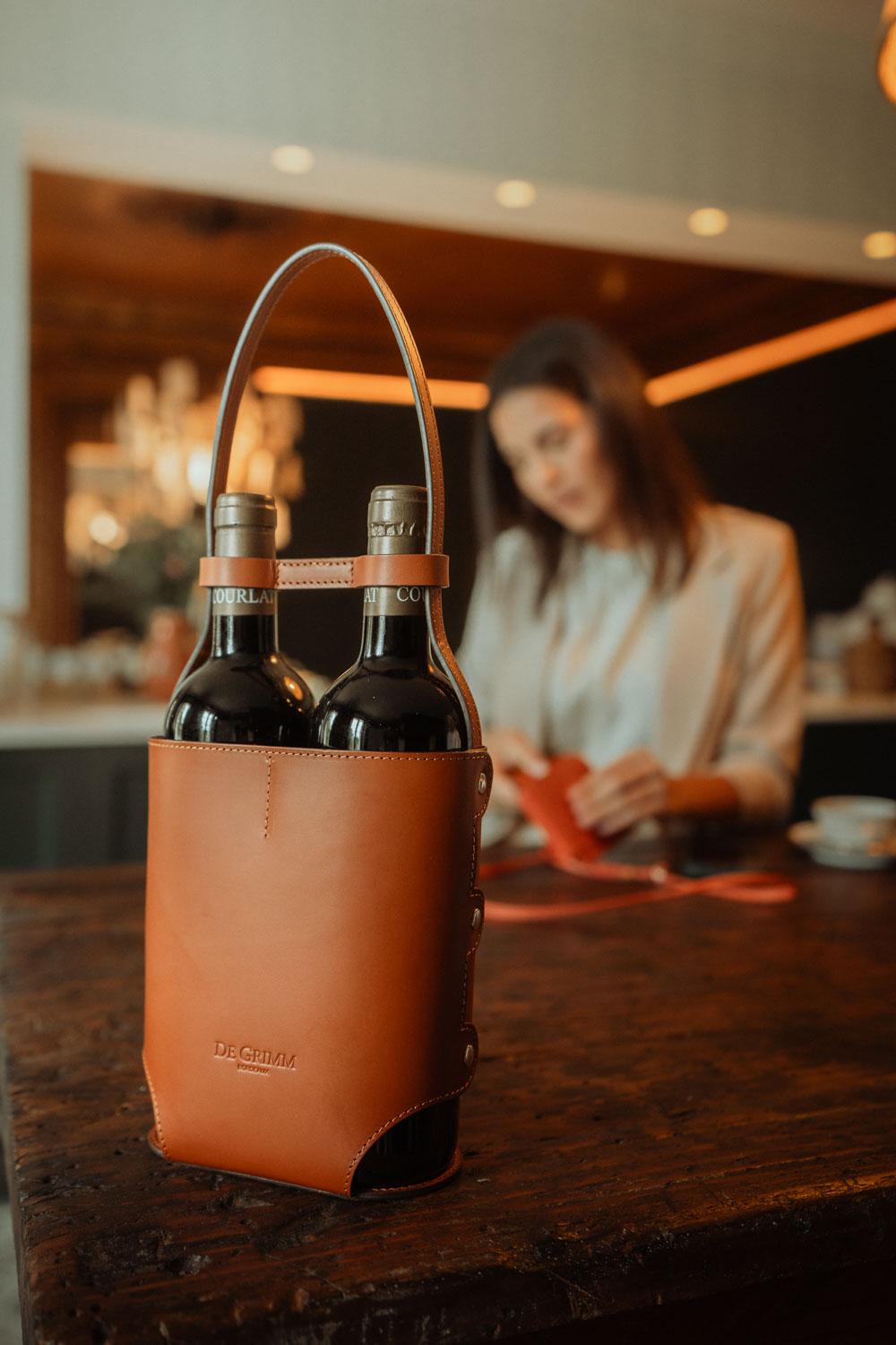 De Grimm Porte-bouteille double frontignan en cuir végétal lisse chatain