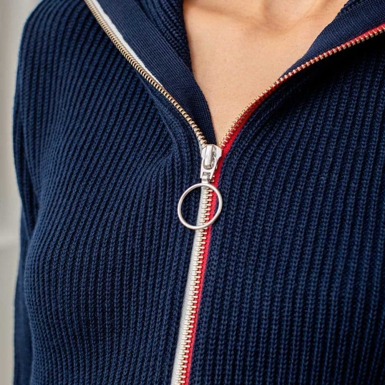 Le pull camionneur Le slip Français