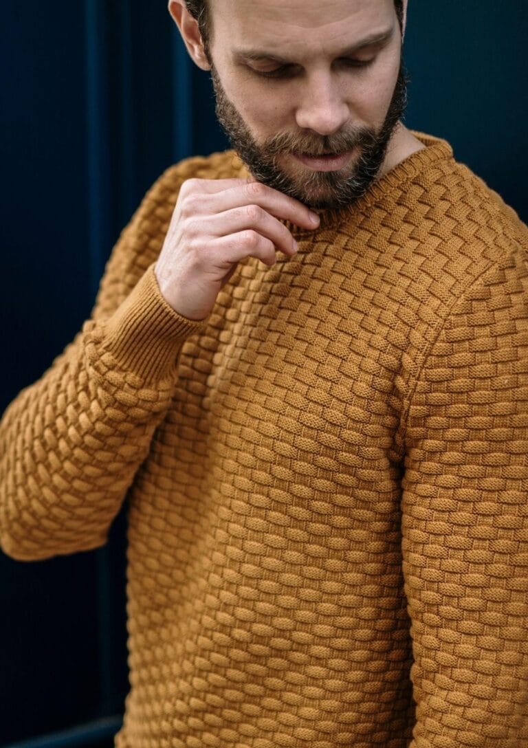Le pull damier moutarde Montlimart