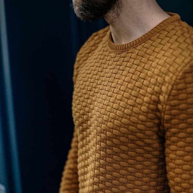 Le pull damier moutarde Montlimart