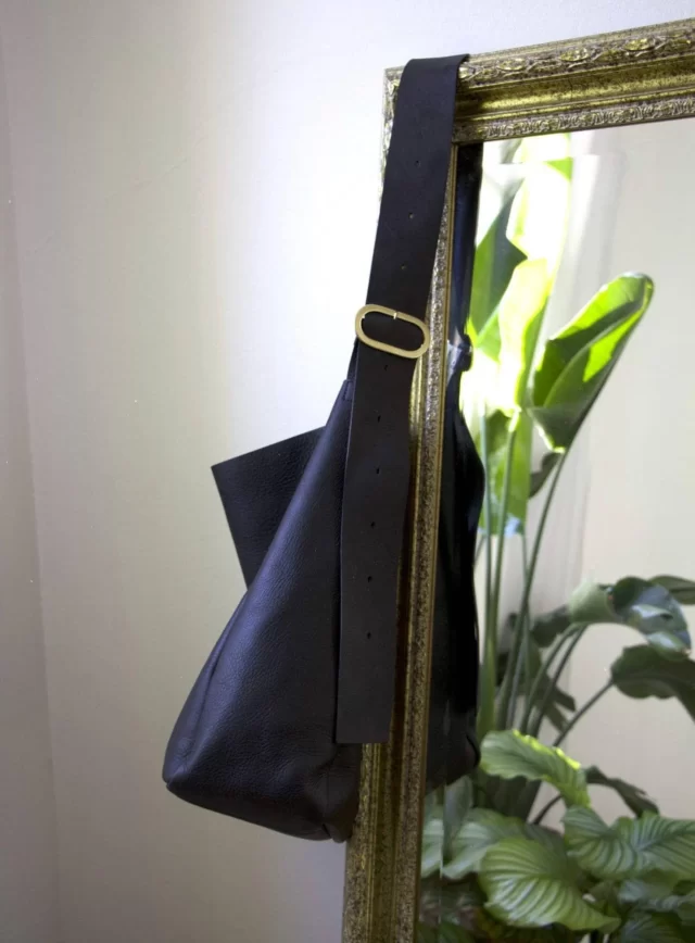 ceres le sac jazou noir accroche CÉRÈS - Grand sac en cuir Jazou