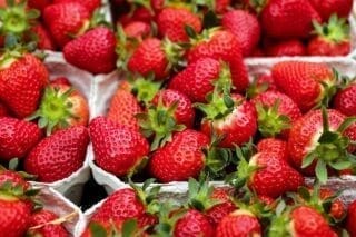Fraises au marché