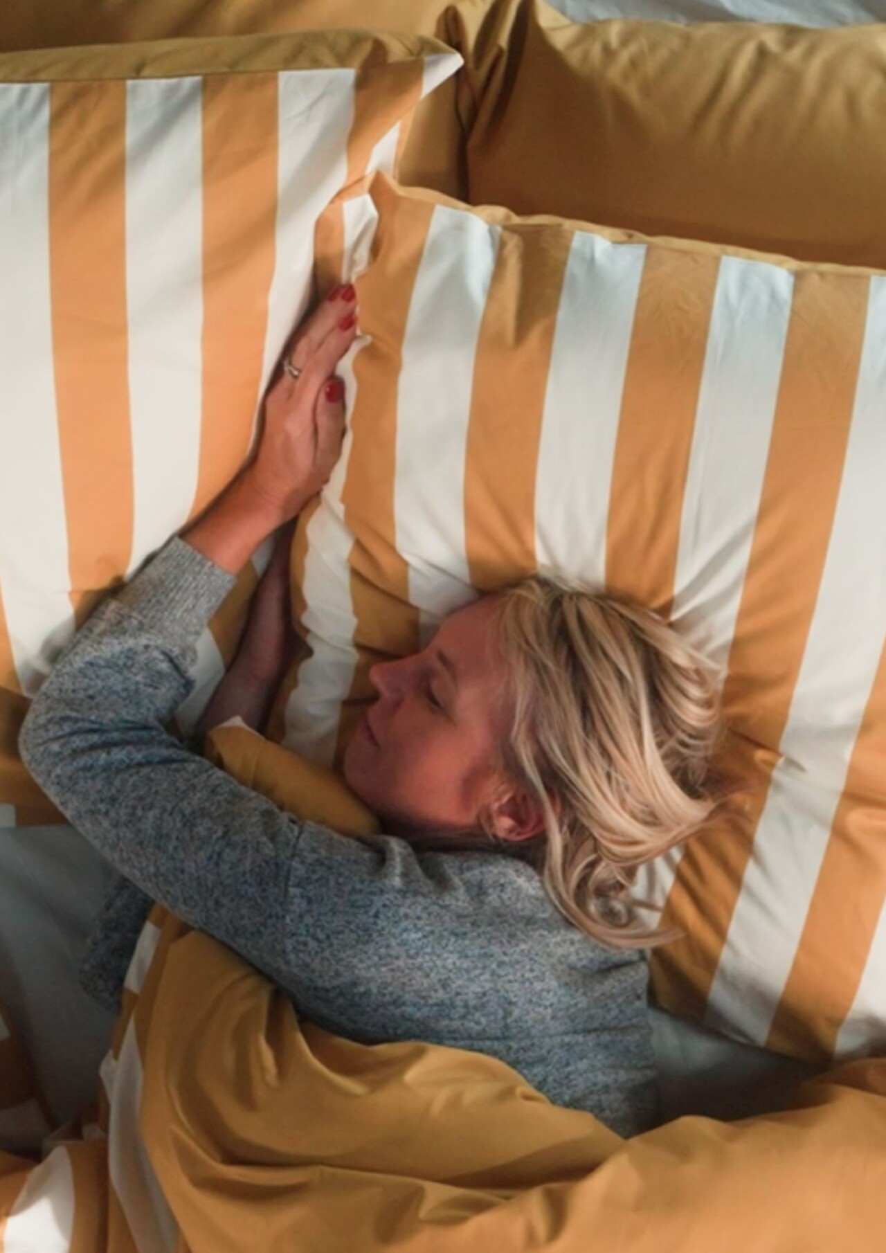 A-demain-linge-de-lit-raye-or-vertical