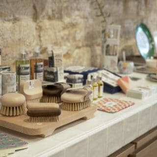 Boutique Le bazar français Paris - Brosses