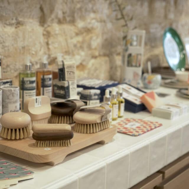 Boutique Le bazar français Paris - Brosses