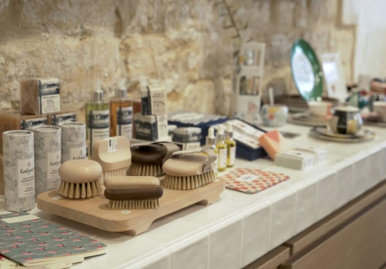 Boutique Le bazar français Paris - Brosses
