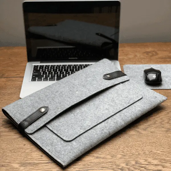 Pochette d'ordinateur Saint Lazare