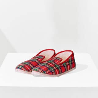 Les Charentaises tartan rouge mixtes en laine par la marque Le Slip Français Le Slip Français - Les Charentaises tartan rouge mixtes en laine