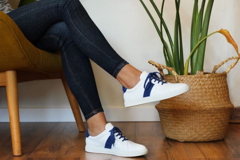 Jules et Jenn Baskets blanc bleu Jules et Jenn baskets cuir blanc et beu