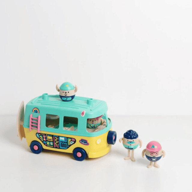 Le van en plastique recyclé Les Mini Mondes