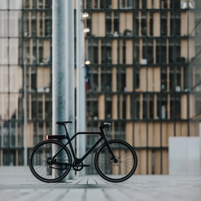 Angell smart bike black