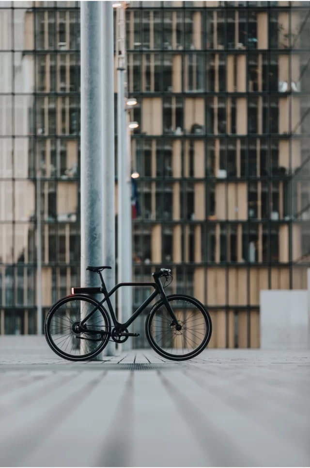 Angell smart bike black