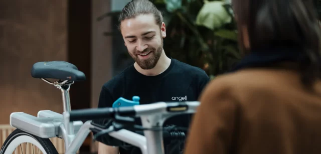 Vélo électrique Angell smart bike silver