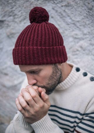 Bonnet Pompom bordeaux par la marque Montlimart Montlimart - Bonnet Pompom bordeaux