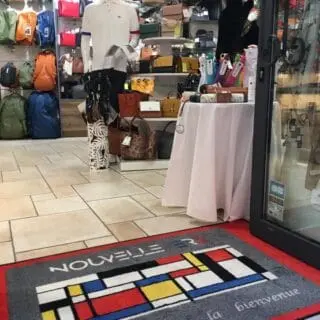Boutique Nouvelle Ère Évian - Entrée
