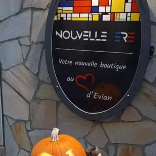 Boutique Nouvelle Ère Évian - Entrée