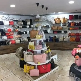 Boutique Nouvelle Ère Évian - Intérieur
