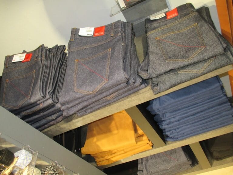 Boutique Nouvelle Ère Évian - Jeans 1083