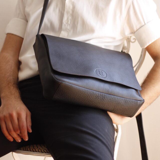 CÉRÈS - La besace Orléans en cuir pleine fleur bien élevé 100% Français