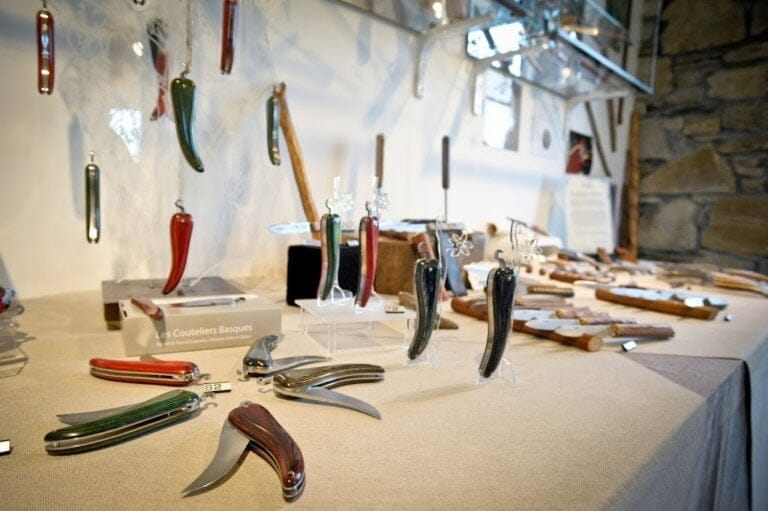 Boutique Les Couteliers Basques Bidart - Couteaux