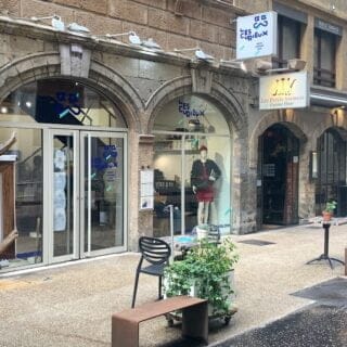 Boutique Les Curieux Lyon - Vitrine