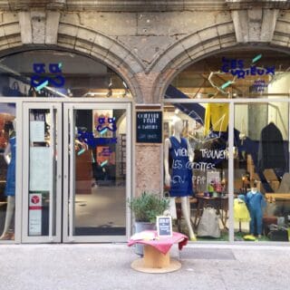 Boutique Les Curieux Lyon - Vitrine