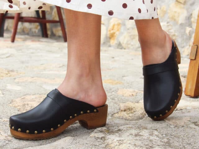 sabot en cuir avec semelle en bois