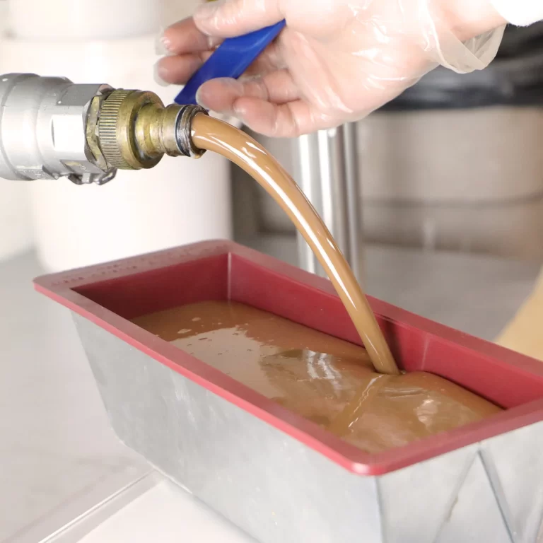 Atelier Comme Avant - Fabrication du savon en argile