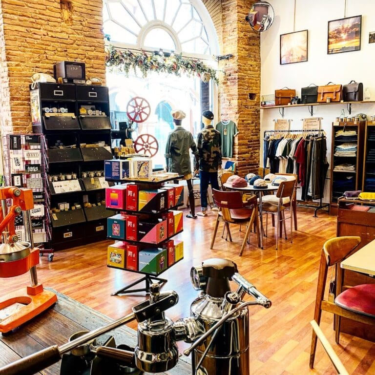 Boutique Les Traits Français Toulouse - Intérieur