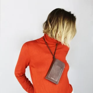 CÉRÈS - Étui à lunettes et porte-téléphone en cuir Nissim