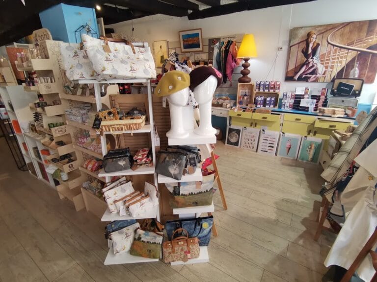 Boutique Entre Madeleine et Philibert Tournus - Petite maroquinerie