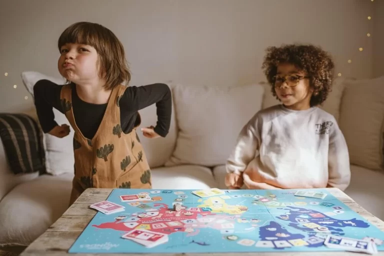 Les mini mondes - Jeu de société Les mini explorateurs