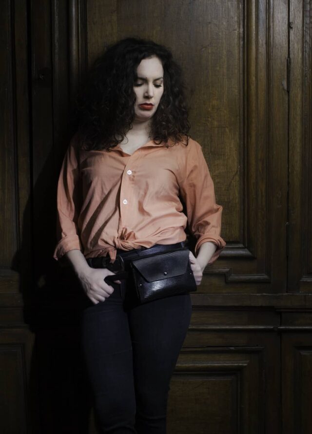 114 Paris - Sac en cuir noir imprimé iguane avec son porte monnaie assorti modèle Pliage