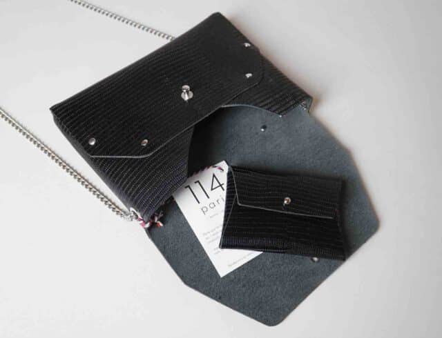 114 Paris - Sac en cuir noir imprimé iguane avec son porte monnaie assorti modèle Pliage