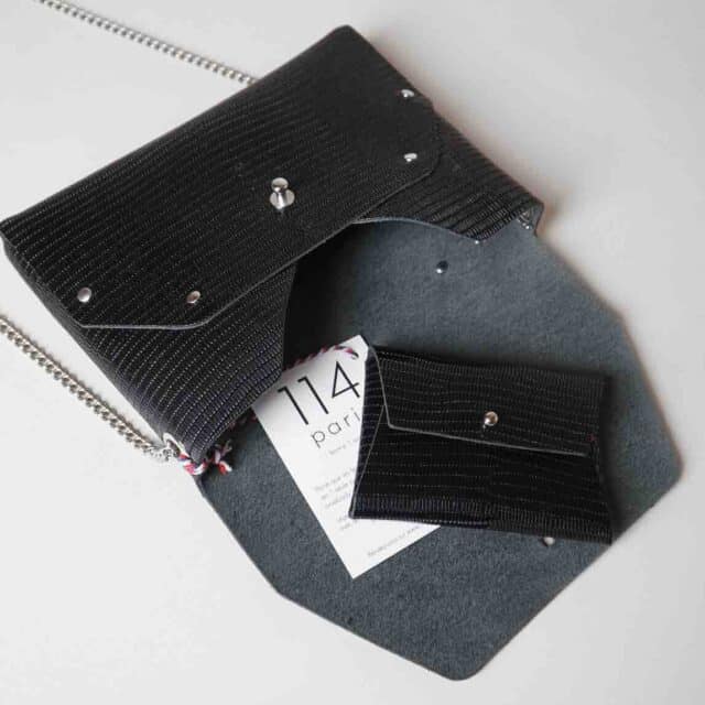 114 Paris - Sac en cuir noir imprimé iguane avec son porte monnaie assorti modèle Pliage