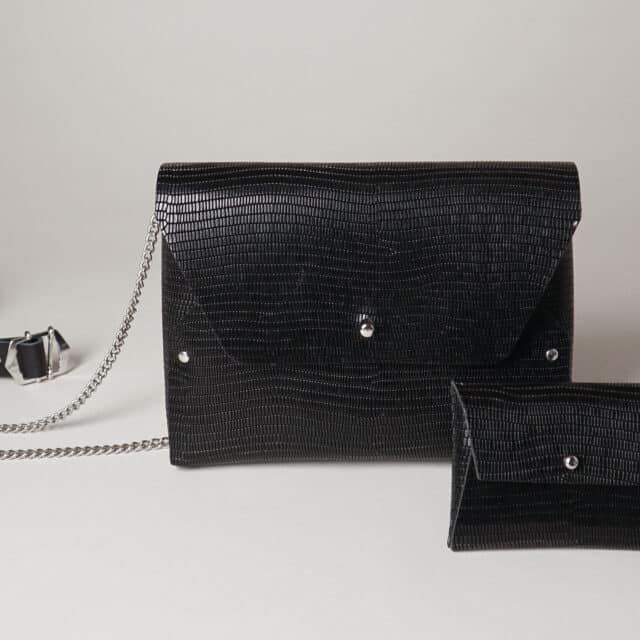 114 Paris - Sac en cuir noir imprimé iguane avec son porte monnaie assorti modèle Pliage