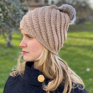 Bonnet Alpaga femme 100% pure laine Baby Alpaga – tricoté à la main par la marque Sweet Alpaga Sweet Alpaga - Bonnet Alpaga femme 100% pure laine Baby Alpaga – tricoté à la main