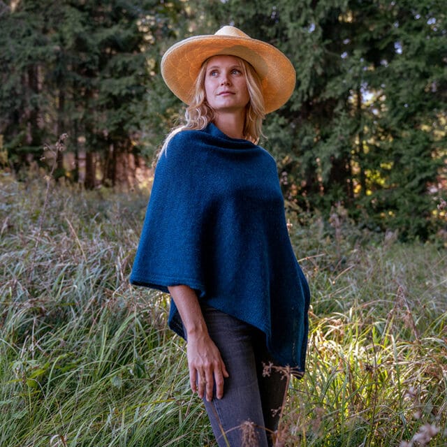 sweet alpaga poncho alpaga bleu canard 1 Sweet Alpaga - Grand poncho alpaga bleu canard