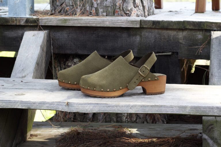 3 JULES JENN sabots made in france daim kaki lifestyle Jules et Jenn - Sabots cuir daim kaki